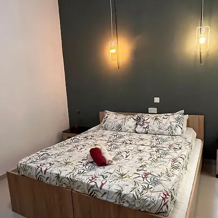 Δωμάτια σε οικογενειακή κατοικία Next To Sliema Beach, Air Condition Room, Spacious And Comfortable Gzira