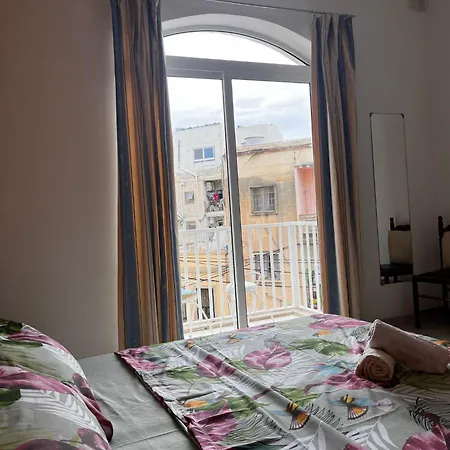 Next To Sliema Beach, Air Condition Room, Spacious And Comfortable *
