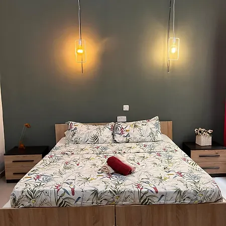 Δωμάτια σε οικογενειακή κατοικία Next To Sliema Beach, Air Condition Room, Spacious And Comfortable *